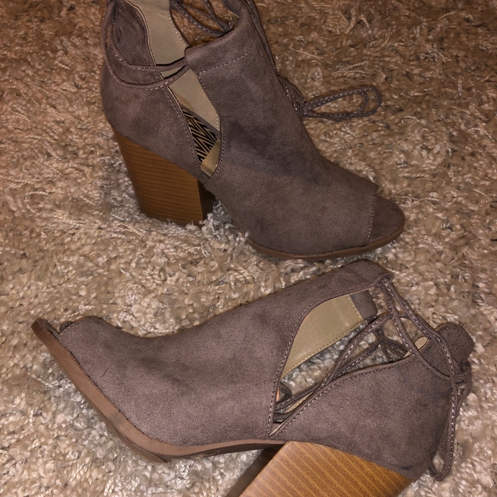 Women’s Tie Up Ankle Boot